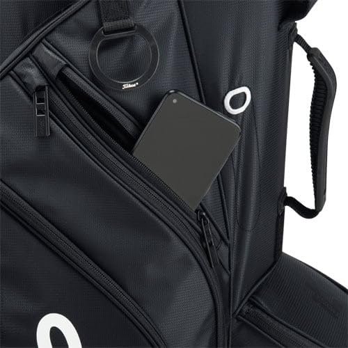 image of valuables pouch on a Titleist cart golf bag