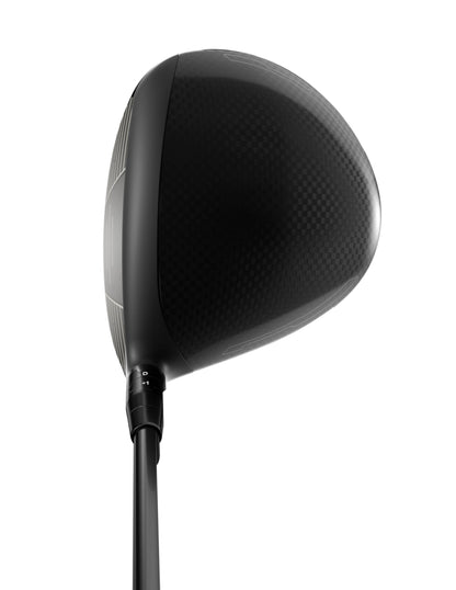 Callaway Quantum golf driver on a white background